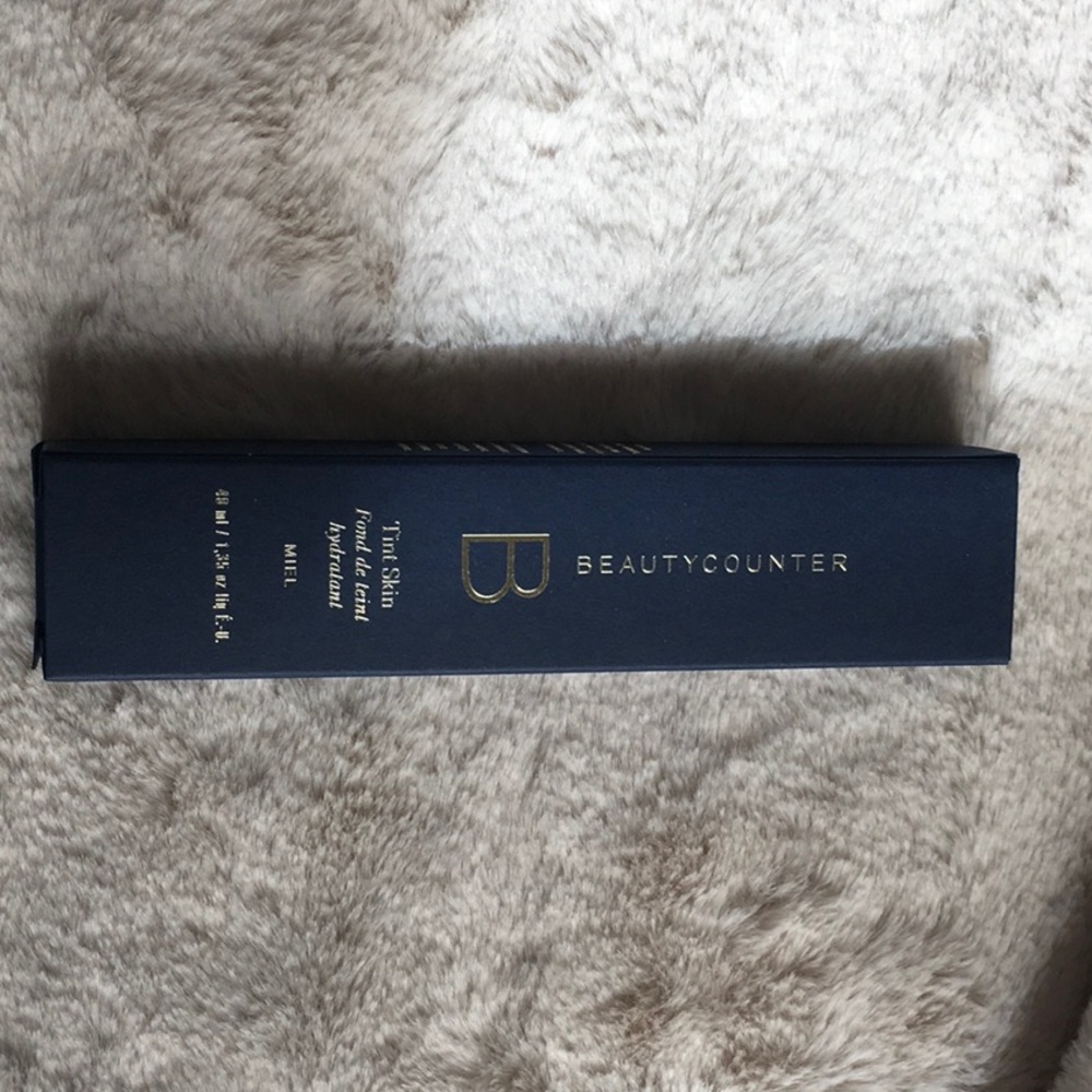 BRAND NEW BeautyCounter Tint Skin Hydrating Foundation in Honey